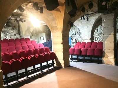 Un sac de billes, Théâtre Essaion